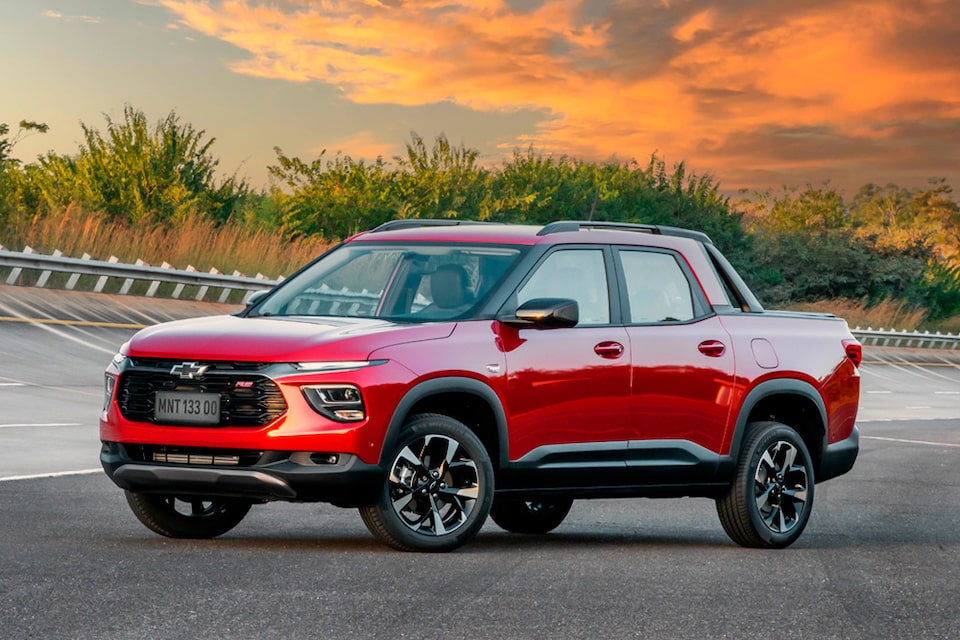 Imagem da nova Chevrolet Montana RS, vermelho chilli.